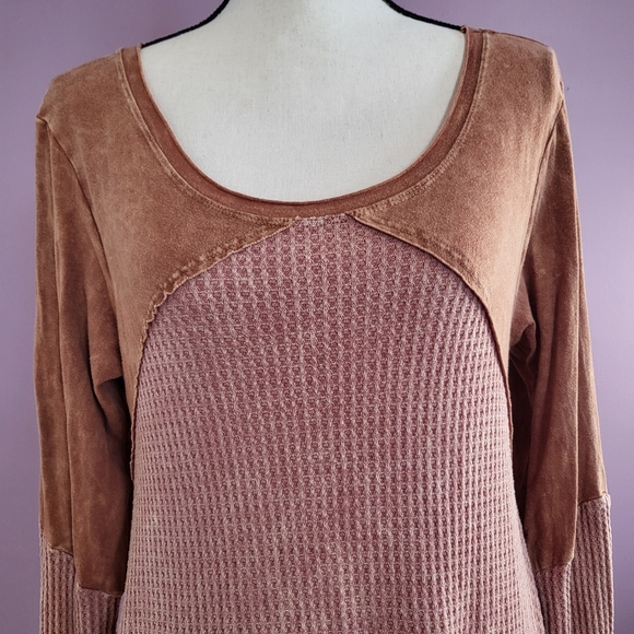 Rolla Coster Washed Distressed Pieced Raw Edge Shark Bite Hem Waffle Tunic Top - Picture 2 of 15